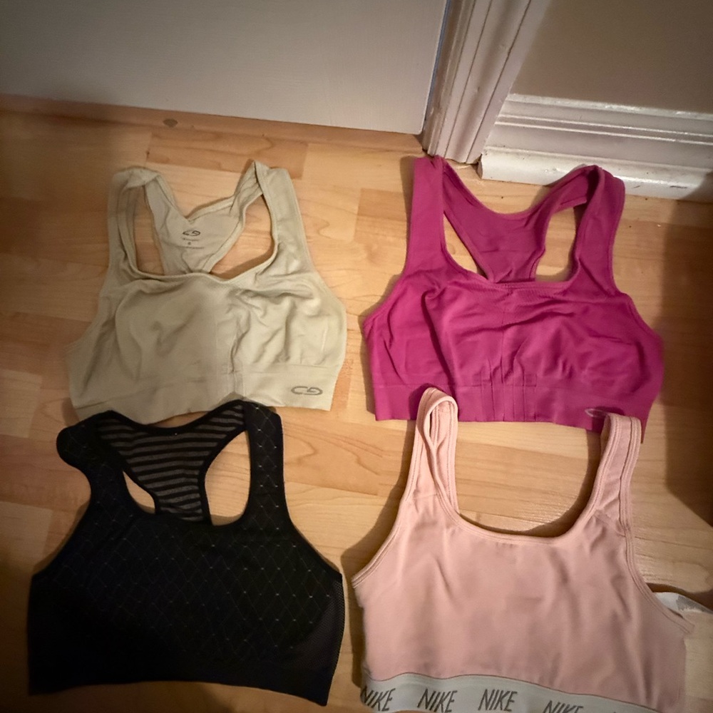 Sports bra bundle of 4